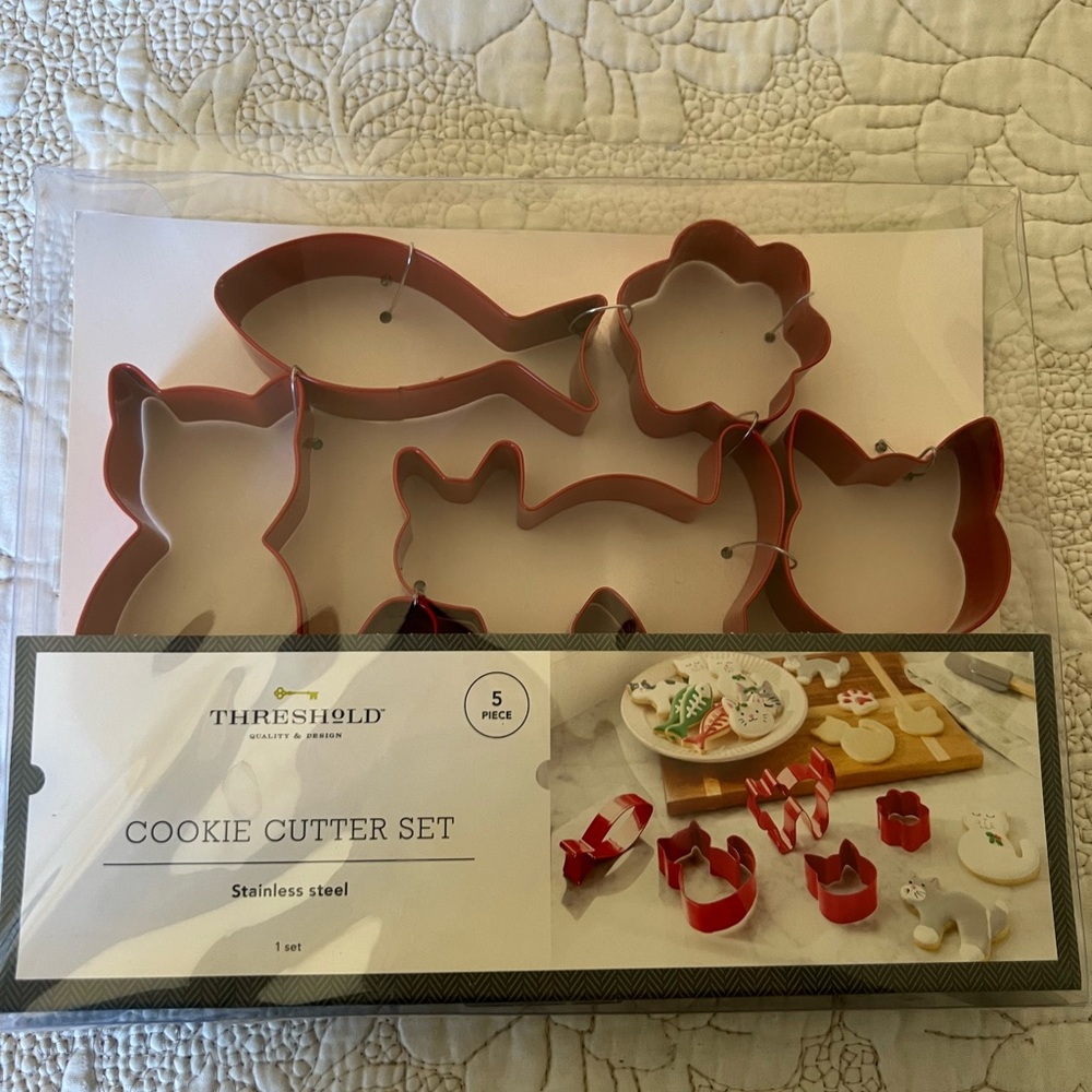 COOKIE CUTTERS SET 5piece set stainless steel cat design baking/cookies/holiday